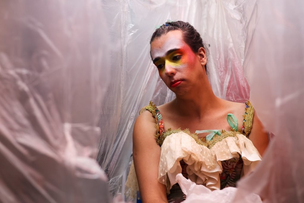 Experimento III do grupo N8 Azul, do segundo semestre de 2025, na SP Escola de Teatro. | Foto: Clara Silva.