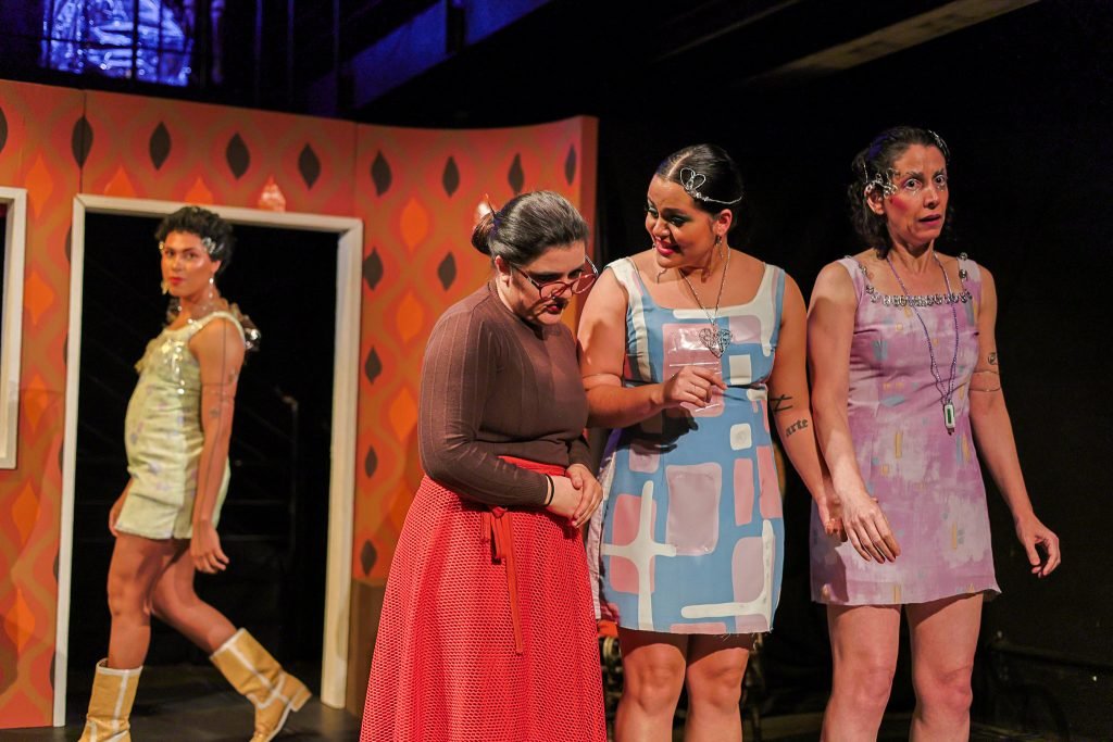 Experimento III do grupo N8 Verde, do segundo semestre de 2025, na SP Escola de Teatro. | Foto: Clara Silva.