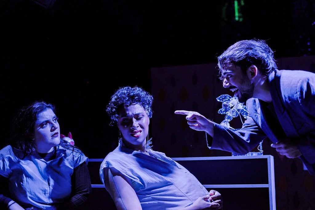 Experimento III do grupo N8 Verde, do segundo semestre de 2025, na SP Escola de Teatro. | Foto: Clara Silva.