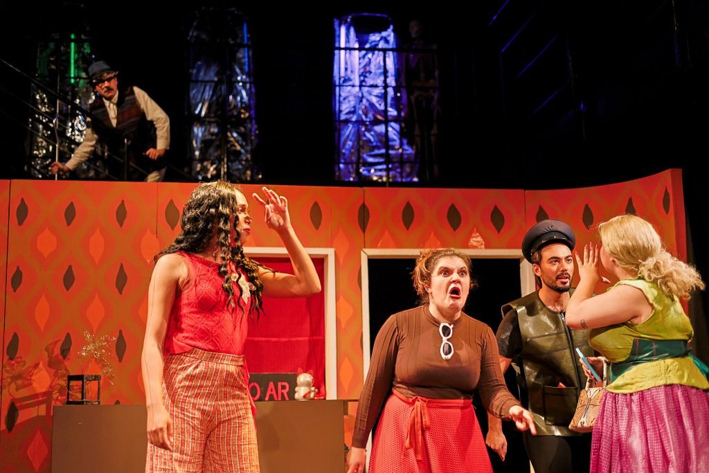 Experimento III do grupo N8 Verde, do segundo semestre de 2025, na SP Escola de Teatro. | Foto: Clara Silva.