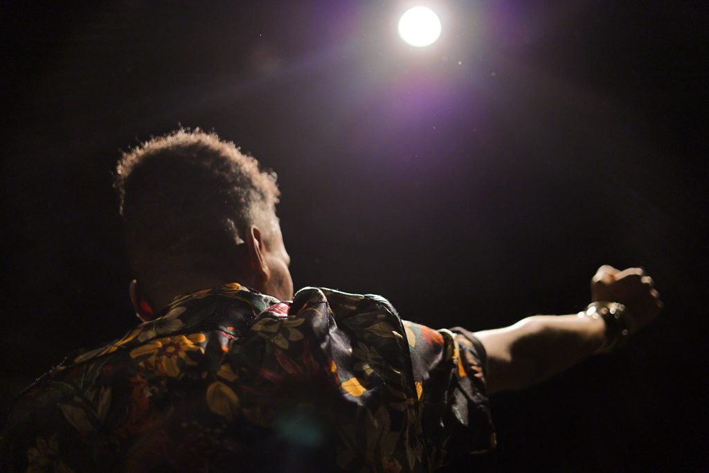 Apresentação na aula final do curso “Processos Criativos: A Prática como Método de Investigação” com Laura Morais da Silva, na sede Roosevelt da SP Escola de Teatro. (04/06/2025) | Foto: Clara Silva.