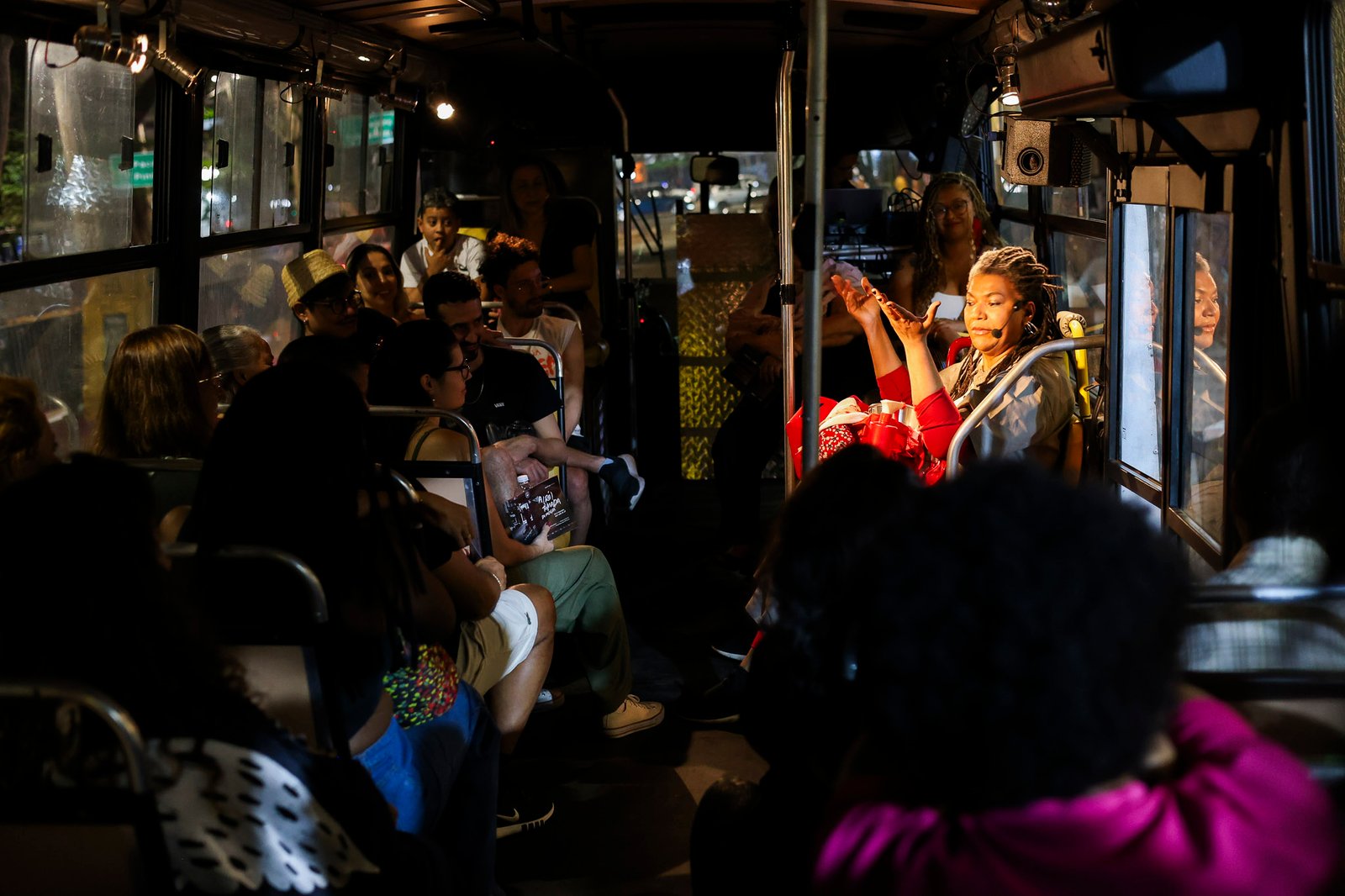 Espetáculo "A (Ré)tomada da palavra ou A mulher que não se vê" na unidade Roosevelt. (22/08/2025) | Foto: Clara Silva