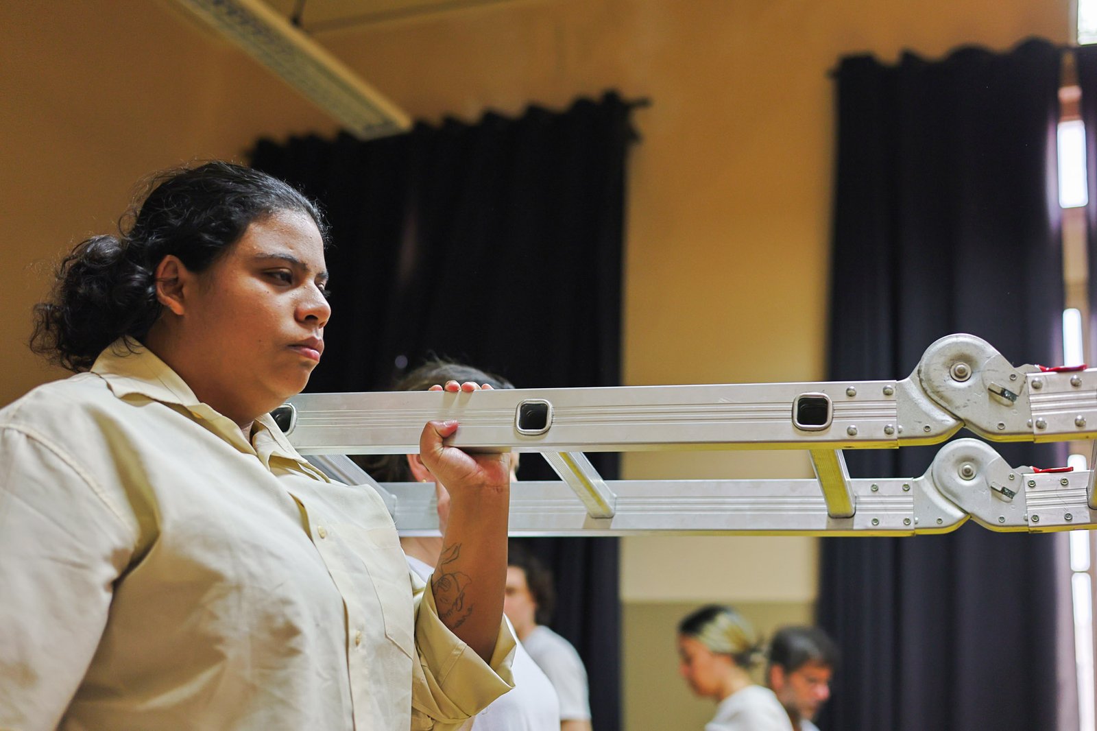 Atividade final do curso “Laboratório de Teatro Documentário” com Luiz Campos, na sede Brás da SP Escola de Teatro. (20/08/2025) | Foto: Clara Silva.