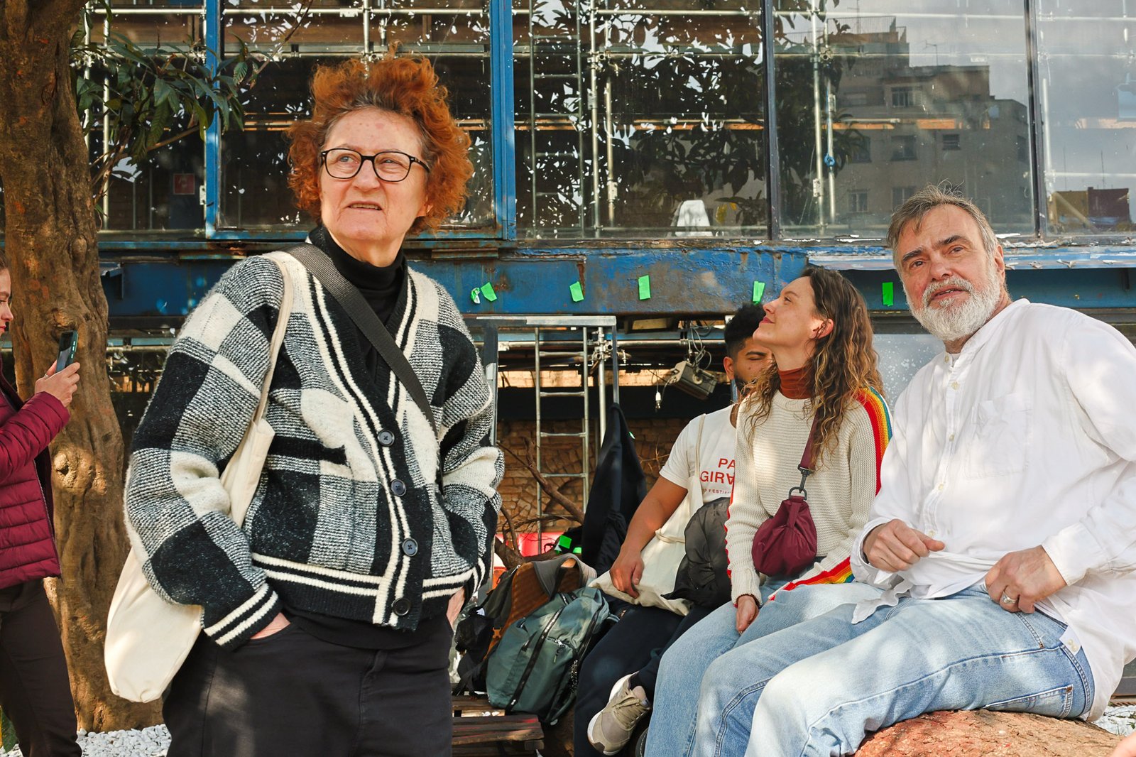 Grupo Cerco em conversa com Marcelo Drummond no Teatro Oficina, projeto do Ocupa Lab. (15/08/2025). | Foto: Clara Silva.