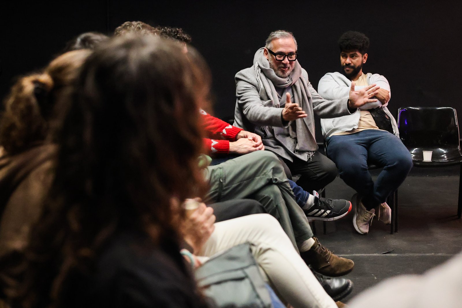 Recepção do Grupo Cerco, projeto do Ocupa Lab, na sede Roosevelt da SP Escola de Teatro. (11/08/2025). | Foto: Clara Silva.
