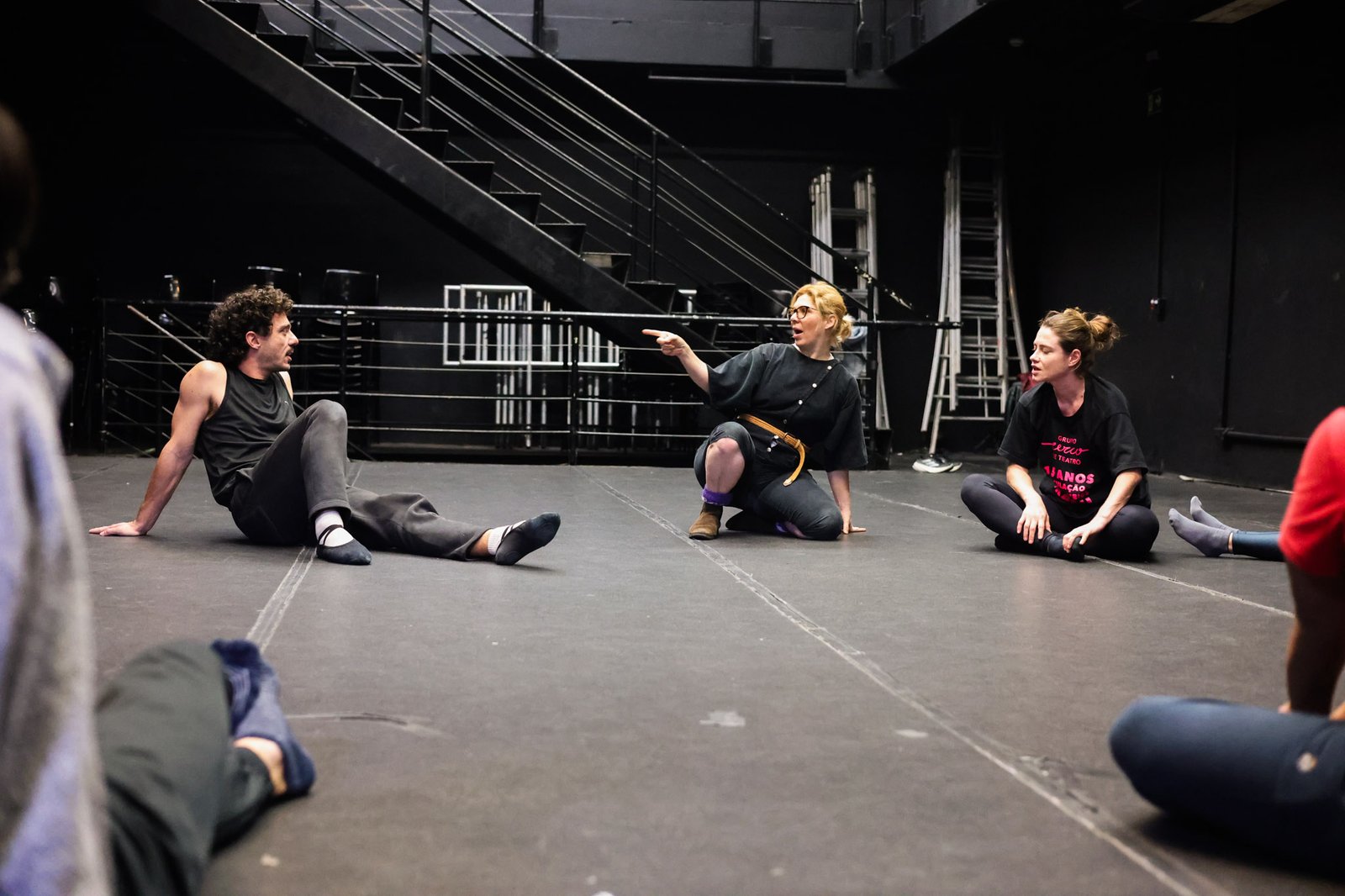 Grupo Cerco em Workshop de Corpo e Palhaçaria com Roberta Calza, na Unidade Roosevelt da SP Escola de Teatro (13/08/2025). | Foto: Clara Silva.