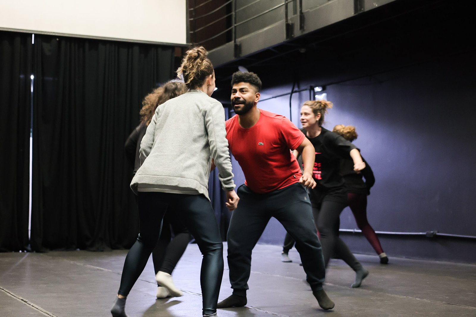 Grupo Cerco em Workshop de Corpo e Palhaçaria com Roberta Calza, na Unidade Roosevelt da SP Escola de Teatro (13/08/2025). | Foto: Clara Silva.