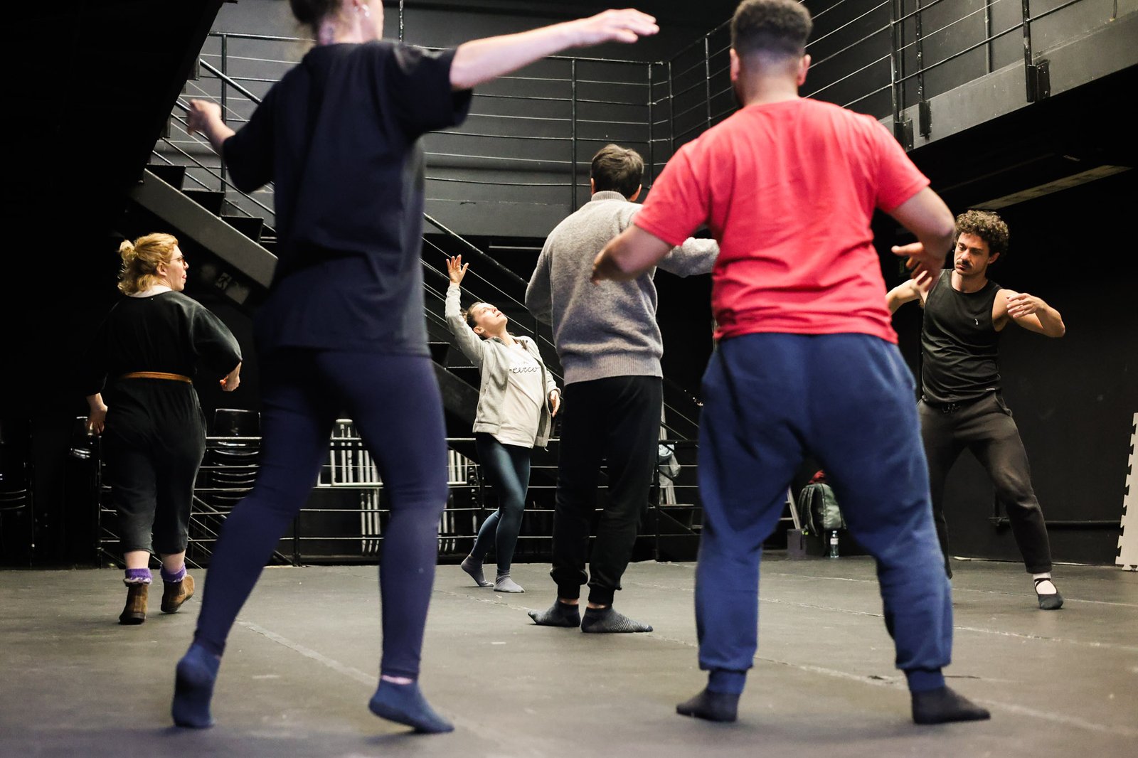 Grupo Cerco em Workshop de Corpo e Palhaçaria com Roberta Calza, na Unidade Roosevelt da SP Escola de Teatro (13/08/2025). | Foto: Clara Silva.