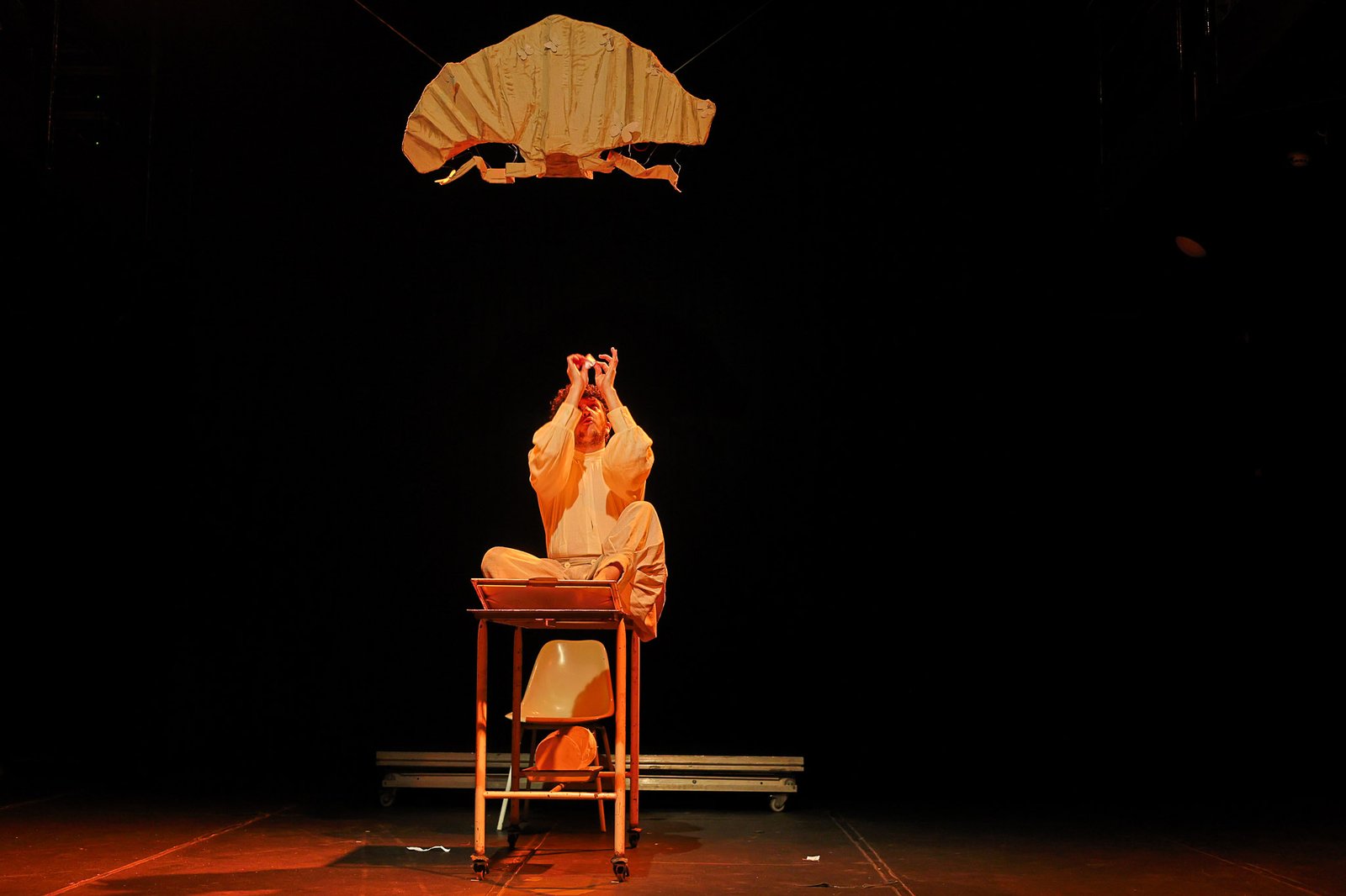 Espetáculo "Entre Borboletas" com direção de Dan Rosseto e atuação de Franz Magnum, na unidade Roosevelt. (05/09/2025) | Foto: Clara Silva