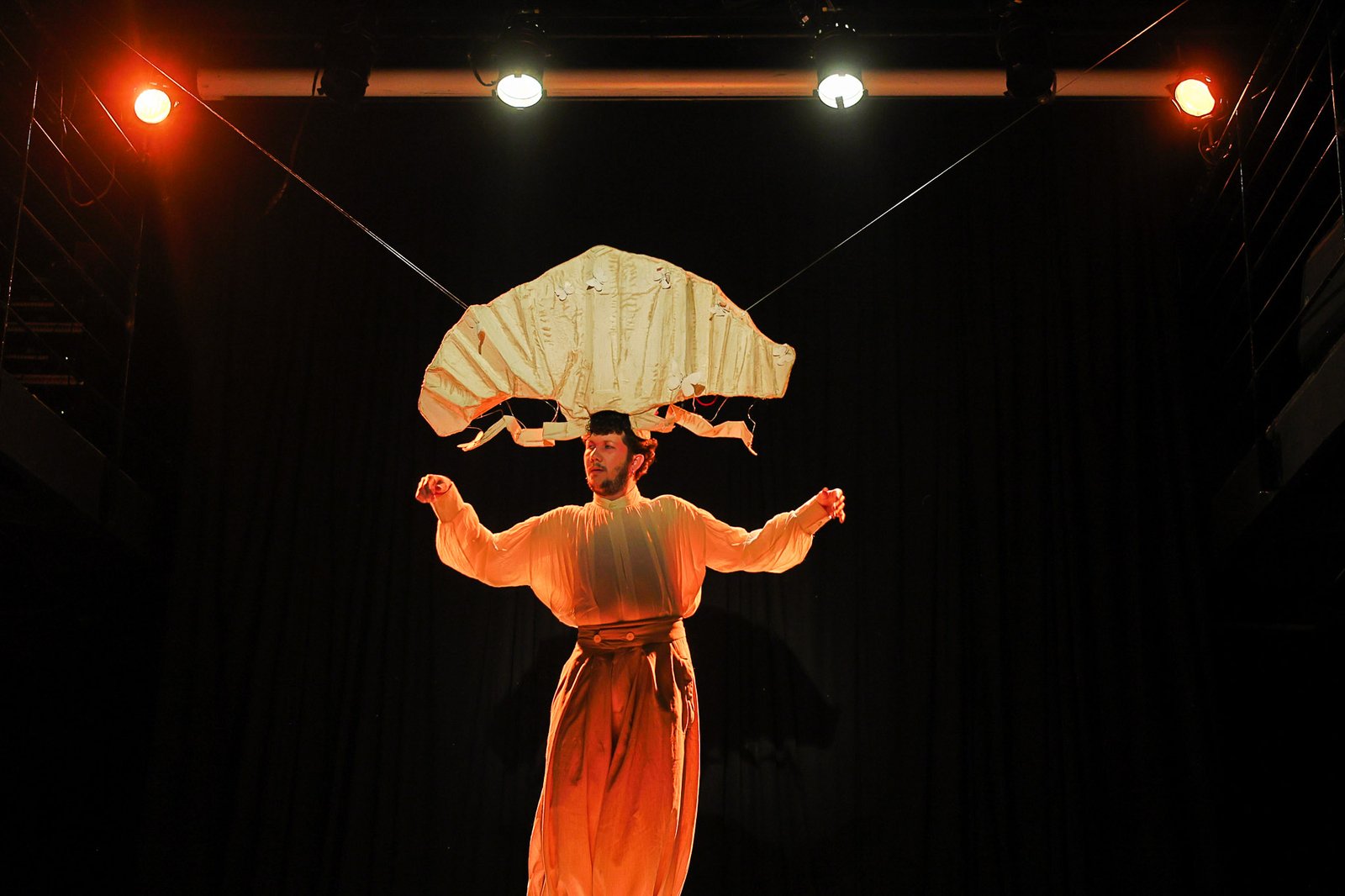 Espetáculo "Entre Borboletas" com direção de Dan Rosseto e atuação de Franz Magnum, na unidade Roosevelt. (05/09/2025) | Foto: Clara Silva