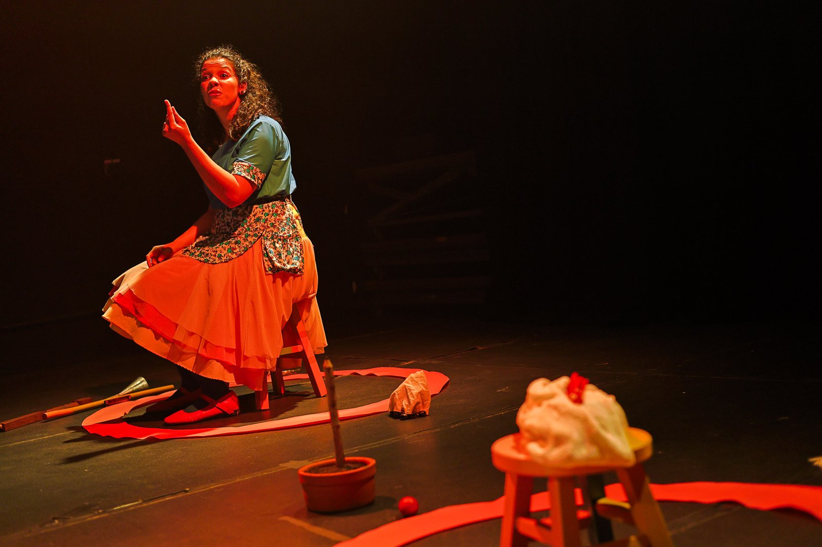 Espetáculo "Mazé! De Onde Vem? Quem É?" da AIVU Teatro, na unidade Roosevelt. (30/08/2025) | Foto: Clara Silva