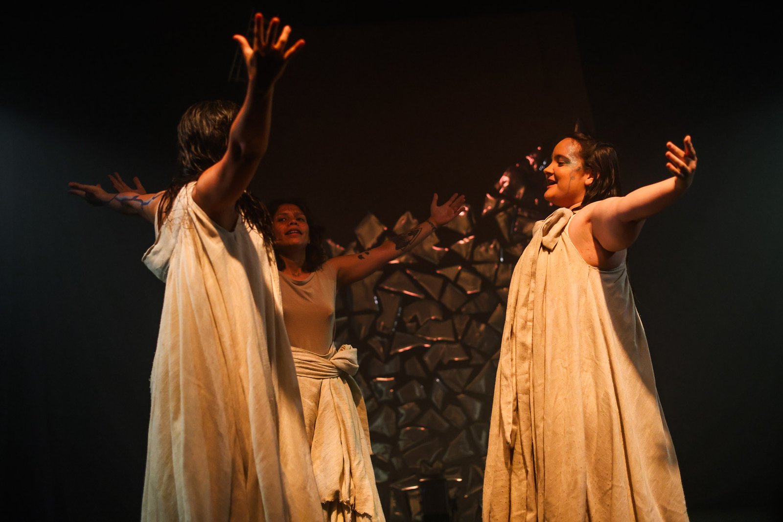 Experimento II do grupo N2 Amarelo, do segundo semestre de 2025, na SP Escola de Teatro. | Foto: Clara Silva.