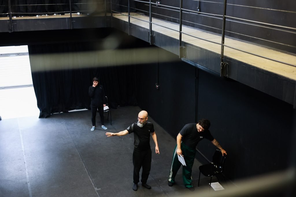 Ensaio O ESTRANHO MUNDO DE JOTAZÊ da Cia Espaço em Branco, projeto do Ocupa Lab. (09/10/2025). | Foto: Clara Silva.